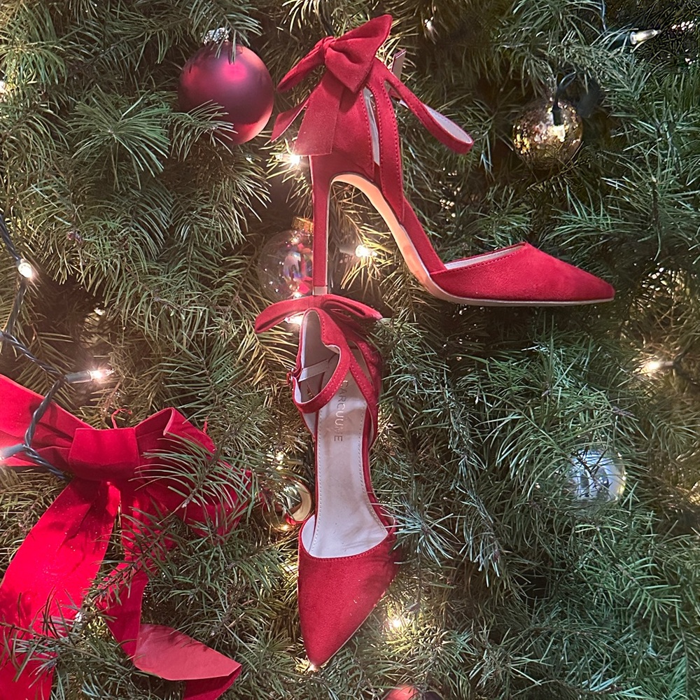 Chic Red Bow-Tie Women's Heels